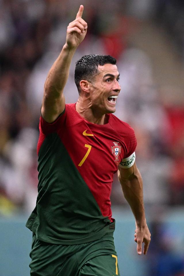 鹈鹕将围绕费尔斯、奎因重建，愿听取锡安、墨菲与琼斯的报价（鹈鹕重建围绕费尔斯与奎因，愿听取对锡安、墨菲、琼斯的交易报价）