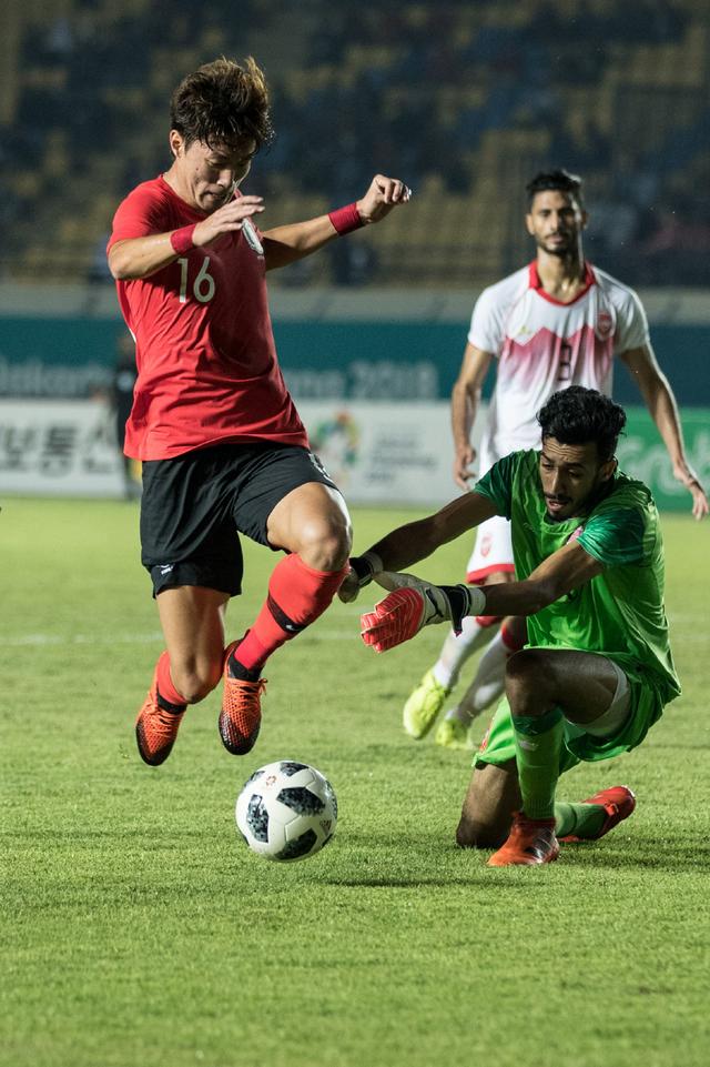 范德法特：C罗训练中总是特别专注，我连他的5%都做不到（范德法特：C罗训练专注力惊人，我连他水平的5%都难以企及）