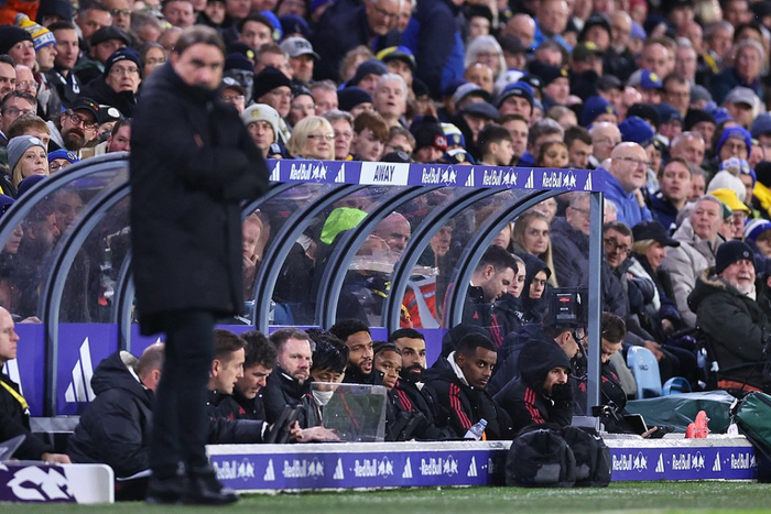 半场战报：亚特兰大1-0佛罗伦萨，德凯特拉雷助攻奥迪隆破僵（半场速递：亚特兰大1-0领先佛罗伦萨，德凯特拉雷助攻奥迪隆打破僵局）