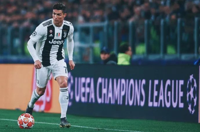 曾经的师徒，斯帕莱蒂和泽尔宾赛前互致问候（昔日师徒再相逢：斯帕莱蒂与泽尔宾赛前致意）