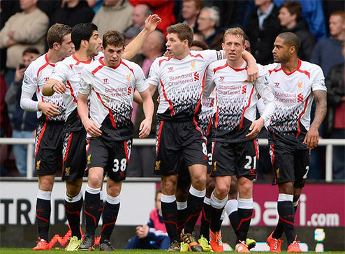 万隆前锋：我已准备好复出，我能否进球不重要，球队能赢就行（万隆前锋复出在即：不计个人进球，只求球队胜利）