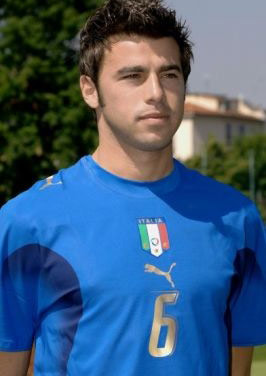 投票调查：巴萨支持率87% 埃因霍温vs马竞得票多（调查显示：巴萨获87%支持，埃因霍温对马竞得票领先）