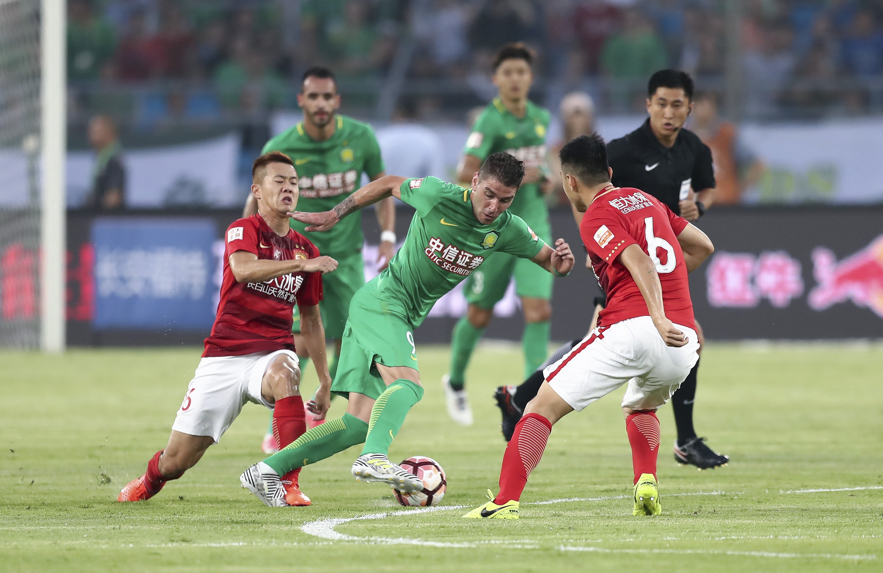 中国U17vs文莱U17：邝兆镭、万项首发，何思凡、金昱成出战（中国U17迎战文莱U17：邝兆镭、万项先发，何思凡、金昱成出战）